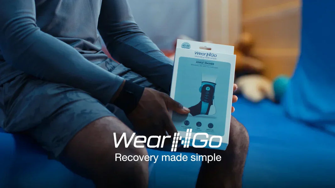 Hero-bilde for komplett guide til ankelskade og rehabilitering — Wear'N'Go Ankle Trainer i bruk under daglig gange.